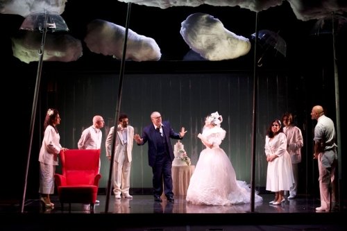 Enzo De Caro porta ''Non è vero ma ci credo'' al Teatro Manzoni di Milano