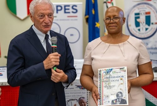 Invictus Day - 4ª Edizione Internazionale: Premio conferito al Presidente del CONI Luciano Buonfiglio.